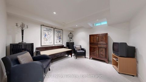 Photo 34 at 16 Carriage House Court, Jefferson, Richmond Hill