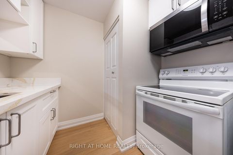 Photo 8 at 722 - 1450 Glen Abbey Gate, GA Glen Abbey, Oakville