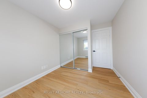 Photo 20 at 722 - 1450 Glen Abbey Gate, GA Glen Abbey, Oakville