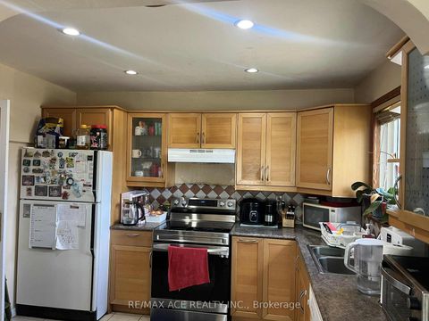 Photo 6 at 33 Crow Trail, Malvern, Toronto