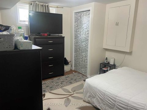 Photo 11 at 33 Crow Trail, Malvern, Toronto