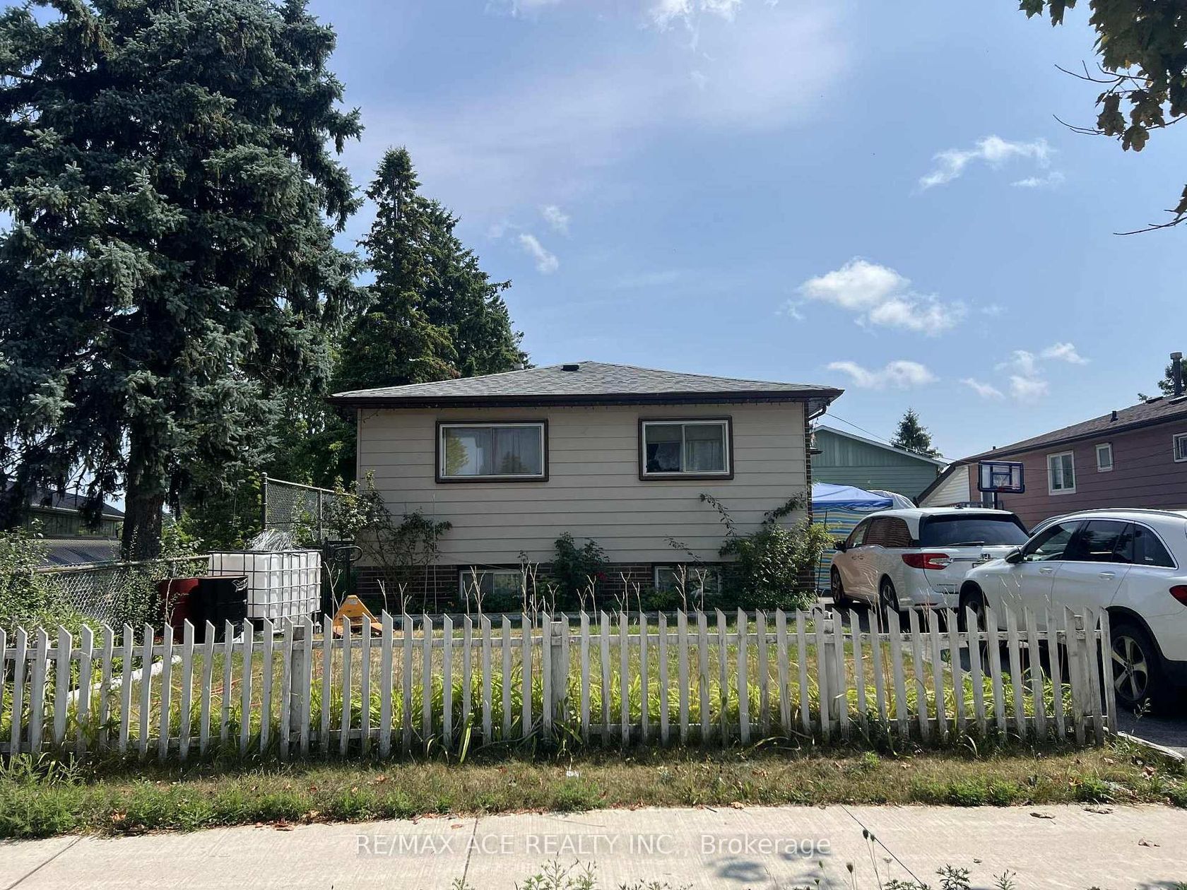 33 Crow Trail, Malvern, Toronto 