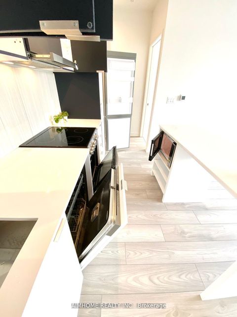 Photo 11 at 1017 - 8 TIPPETT Road, Clanton Park, Toronto