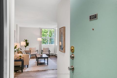 Photo 3 at 207 - 2500 Bridletowne Circle, L'Amoreaux, Toronto