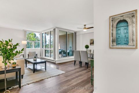 Photo 4 at 207 - 2500 Bridletowne Circle, L'Amoreaux, Toronto