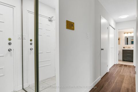 Photo 5 at 207 - 2500 Bridletowne Circle, L'Amoreaux, Toronto