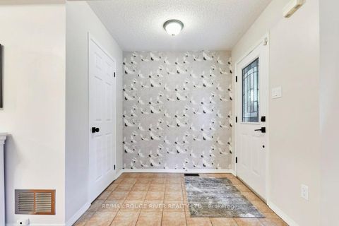 Photo 3 at 104 Roxton Road, RO River Oaks, Oakville