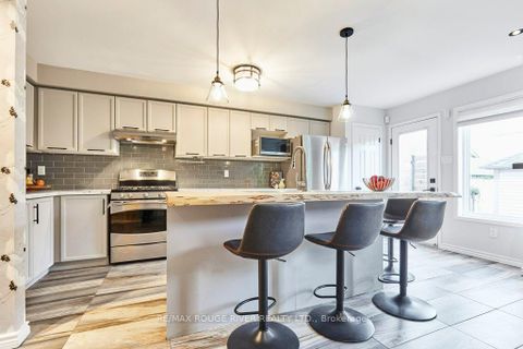 Photo 10 at 104 Roxton Road, RO River Oaks, Oakville