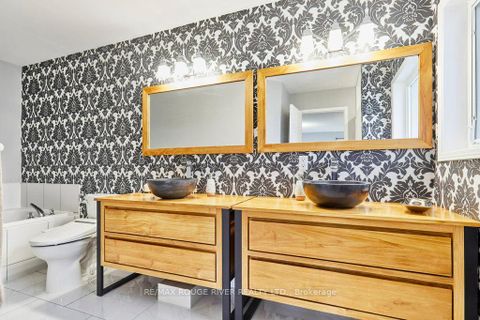 Photo 31 at 104 Roxton Road, RO River Oaks, Oakville