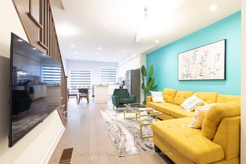 Photo 1 at 27 William Duncan Road, CFB, Toronto