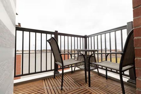 Photo 32 at 27 William Duncan Road, CFB, Toronto