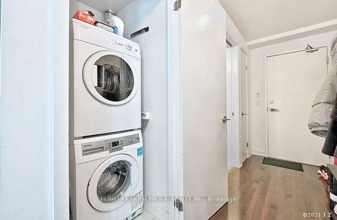 Photo 7 at 802 - 14 York Street, Waterfront Communities C1, Toronto