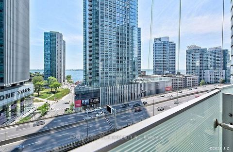 Photo 13 at 802 - 14 York Street, Waterfront Communities C1, Toronto