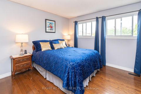 Photo 6 at 43 Squire Drive, Devonsleigh, Richmond Hill