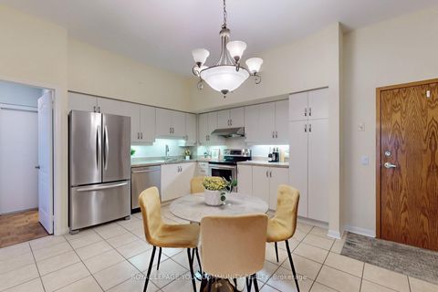 Photo 7 at 114 - 2502 Rutherford Road, Maple, Vaughan