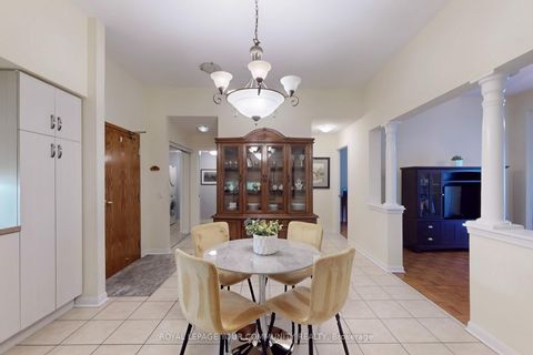 Photo 10 at 114 - 2502 Rutherford Road, Maple, Vaughan