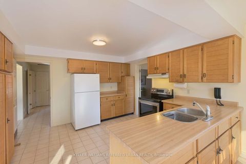 Photo 7 at 62 Devlin Place, Aurora Highlands, Aurora