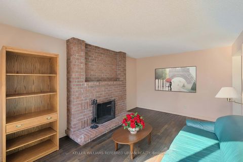 Photo 14 at 62 Devlin Place, Aurora Highlands, Aurora