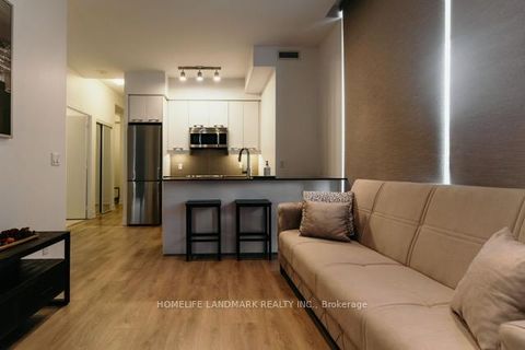 Photo 8 at 234 - 9471 Yonge Street S, Observatory, Richmond Hill