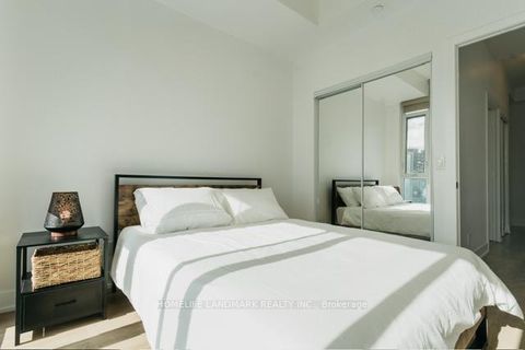 Photo 12 at 234 - 9471 Yonge Street S, Observatory, Richmond Hill