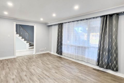 Photo 1 at 22 Annabelle Drive, Jamestown, Toronto