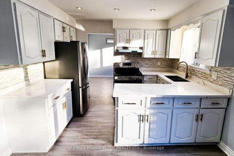 Photo 14 at 22 Annabelle Drive, Jamestown, Toronto