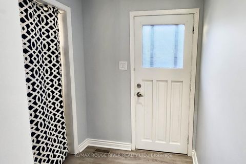 Photo 15 at 22 Annabelle Drive, Jamestown, Toronto