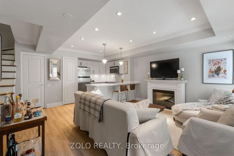 Photo 3 at 39 - 93 The Queensway, Swansea, Toronto