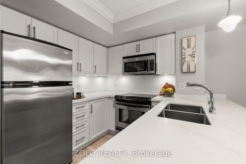 Photo 6 at 39 - 93 The Queensway, Swansea, Toronto