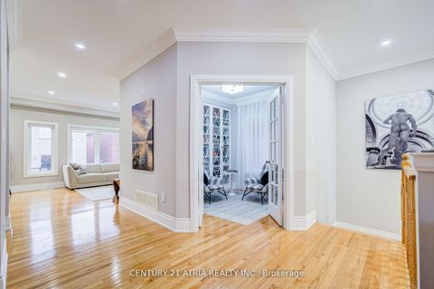 Photo 9 at 21 Haven Road, Patterson, Vaughan