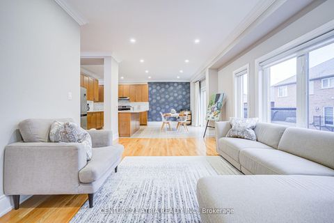 Photo 14 at 21 Haven Road, Patterson, Vaughan