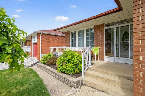 Photo 2 at 38 Collingdale Road, Jamestown, Toronto