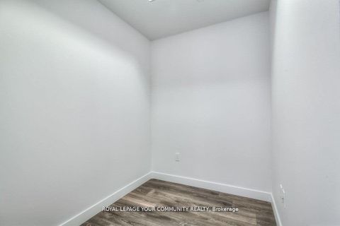 Photo 9 at 4209 - 8 Eglinton Avenue E, Mount Pleasant West, Toronto