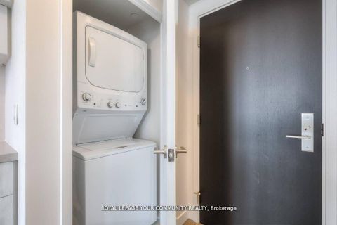 Photo 10 at 4209 - 8 Eglinton Avenue E, Mount Pleasant West, Toronto