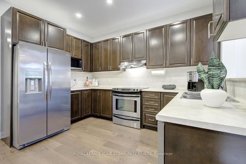 Photo 14 at 4 Alex Black Street, Patterson, Vaughan