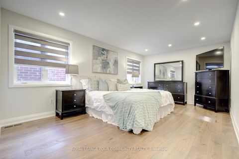 Photo 28 at 4 Alex Black Street, Patterson, Vaughan