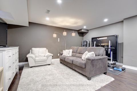 Photo 41 at 4 Alex Black Street, Patterson, Vaughan