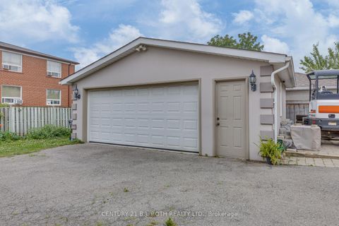 Photo 5 at 193 Epsom Downs Drive, CFB, Toronto