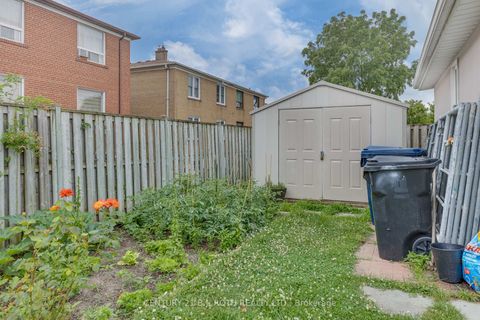 Photo 7 at 193 Epsom Downs Drive, CFB, Toronto