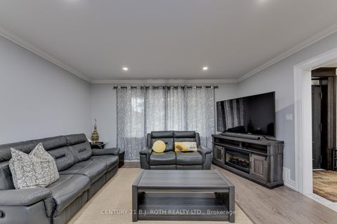 Photo 17 at 193 Epsom Downs Drive, CFB, Toronto