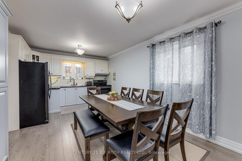Photo 21 at 193 Epsom Downs Drive, CFB, Toronto