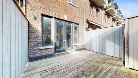 Photo 15 at 8 Agar Lane, West Woodbridge, Vaughan