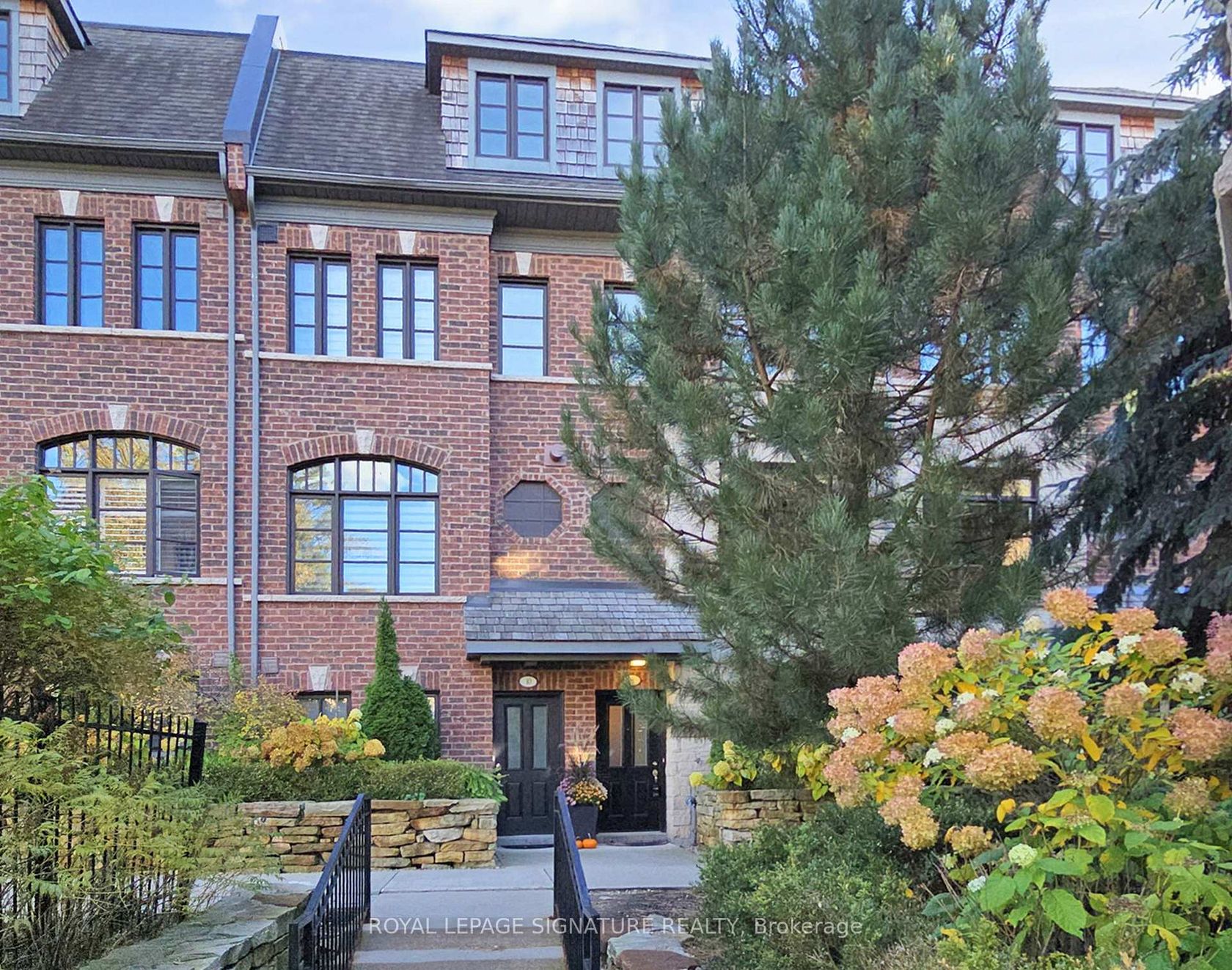 8 Agar Lane, West Woodbridge, Vaughan 