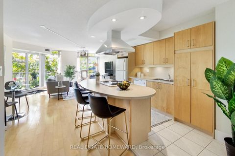 Photo 3 at 201 - 550 Queens Quay W, Waterfront Communities C1, Toronto