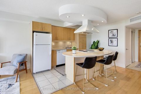 Photo 5 at 201 - 550 Queens Quay W, Waterfront Communities C1, Toronto