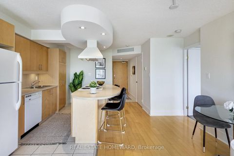 Photo 6 at 201 - 550 Queens Quay W, Waterfront Communities C1, Toronto