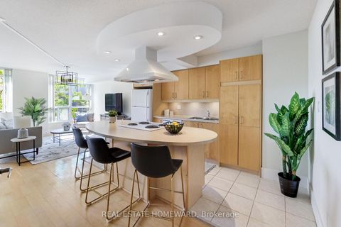 Photo 7 at 201 - 550 Queens Quay W, Waterfront Communities C1, Toronto