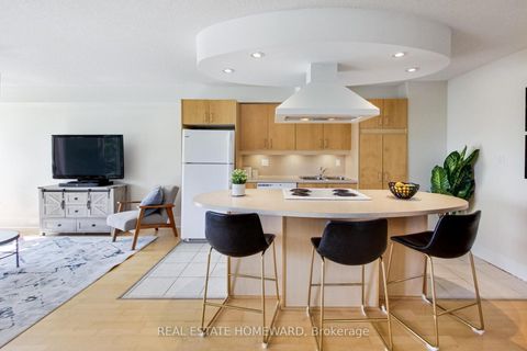 Photo 8 at 201 - 550 Queens Quay W, Waterfront Communities C1, Toronto