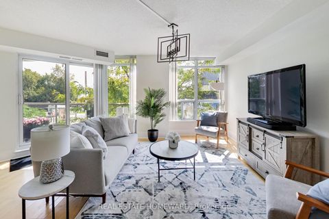 Photo 13 at 201 - 550 Queens Quay W, Waterfront Communities C1, Toronto