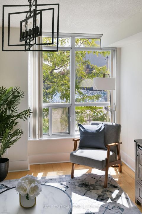 Photo 14 at 201 - 550 Queens Quay W, Waterfront Communities C1, Toronto